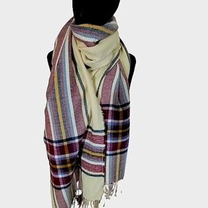 Very long blancket scarf very soft